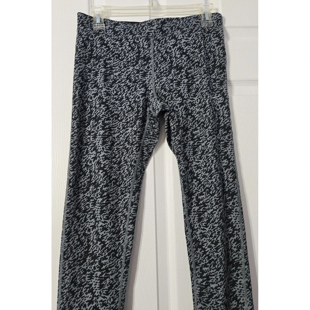 Nike Woman Leggings Ankle Length‎ Size Medium